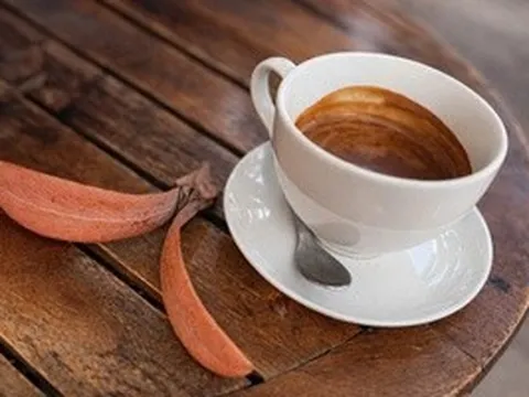 Ly đen không đá kéo tôi về với những thói quen