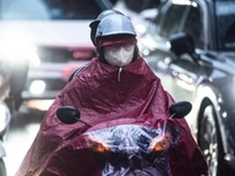 Vì sao sáng nay Hà Nội mưa dông, sấm sét liên hồi?