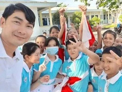 Bài dự thi cuộc thi viết "Người thầy kính yêu": Chọn lối đi để ngôi trường quê hương khởi sắc