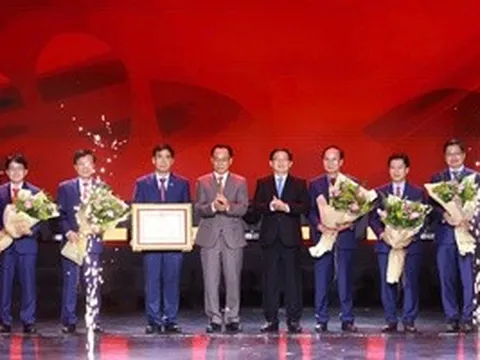 Trường ĐH Luật TPHCM nhận Huân chương Lao động hạng Nhì