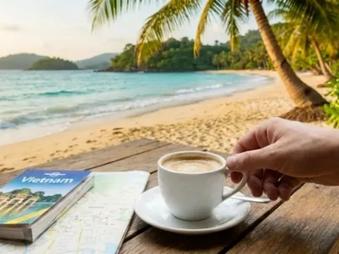 Việt Nam lọt top điểm đến an toàn nhất cho phụ nữ du lịch một mình