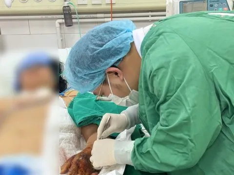 Tiêm hỗ trợ xương khớp, bệnh nhân sốc nhiễm khuẩn nguy kịch