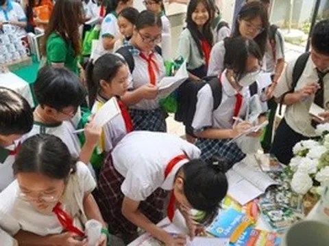 Sách giáo khoa điện tử: Bộ GD-ĐT yêu cầu không được chèn quảng cáo