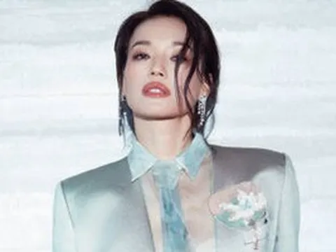 Thư Kỳ: "Không trang điểm, tôi cũng giống phụ nữ 50 tuổi"