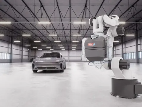 Tự động hóa và tiết kiệm tài nguyên: tesa và AUMOVIO phát triển giải pháp keo dán có thể tháo rời cho màn hình ô tô