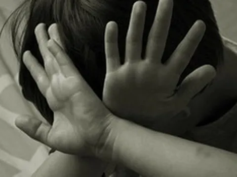 Vụ bé trai 12 tuổi tử vong ở Lào Cai: Ranh giới mong manh giữa dạy con và bạo lực