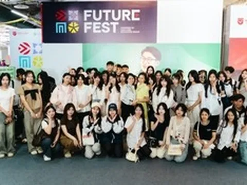 Hàng nghìn học sinh "chạm" tương lai nghề nghiệp trong kỷ nguyên AI