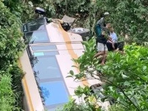 Xe khách rơi xuống vực ở Sơn La: Nhân chứng kể phút giây phá cửa, chạy đua cứu người