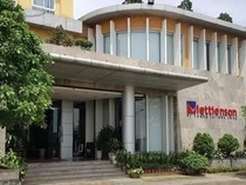 10 ngày nữa phải hủy niêm yết, một công ty bất ngờ đặt mục tiêu doanh thu nghìn tỷ giữa lúc sếp lớn ồ ạt xả hàng