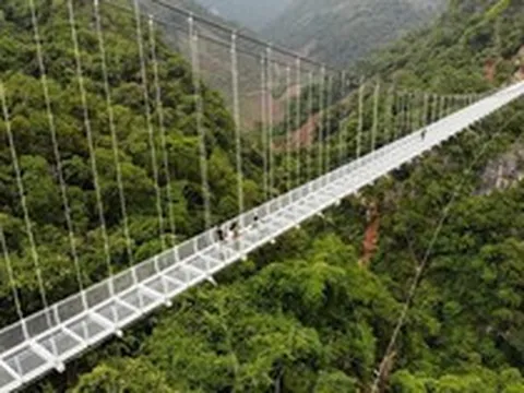 Cầu kính 800 tỷ tại Sơn La được công nhận dài nhất thế giới: Ai đứng sau?