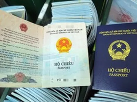 Công an cảnh báo người dân đang chờ nhận hộ chiếu qua đường bưu điện