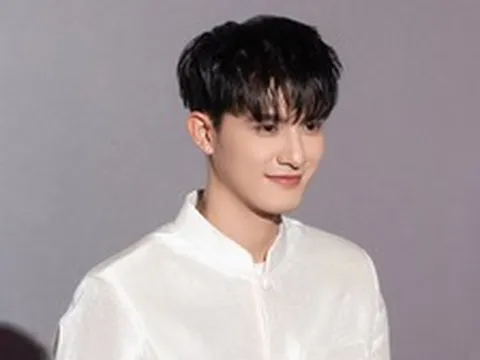 Nam thần showbiz luôn hành xử cẩn trọng, tử tế với fan là ai?