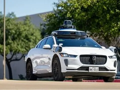 Một hãng xe buộc thu hồi gần 4.000 taxi tự lái do lỗi phần mềm nguy hiểm