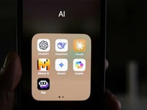 Tôi bỏ Gemini để sang dùng AI đang "gây sốt" này suốt 1 tháng qua: Tưởng thất vọng, ai ngờ hay không tưởng
