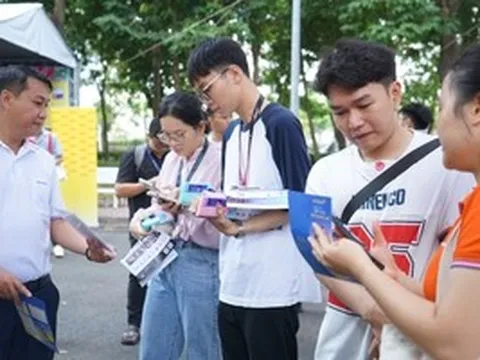 Chỉ 38% doanh nghiệp tuyển thêm, sinh viên cạnh tranh xin việc