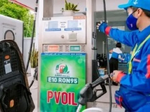 Xe đời cũ đổ xăng E10 có hại máy không, cần lưu ý gì?