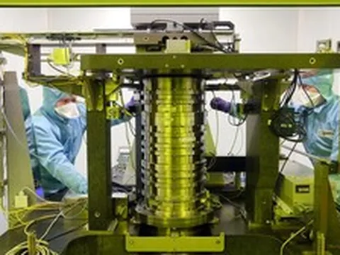 Mất 4 năm và 7,5 tỷ ruble, Nga vừa ra lò máy quang khắc chip đầu tiên giữa vòng vây cấm vận