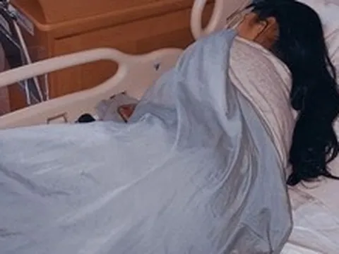 Một phụ nữ 56 tuổi nhiễm HIV kể lại: "Tôi giấu chồng suốt 5 năm, tôi đau đớn nhưng sợ bị bỏ rơi"