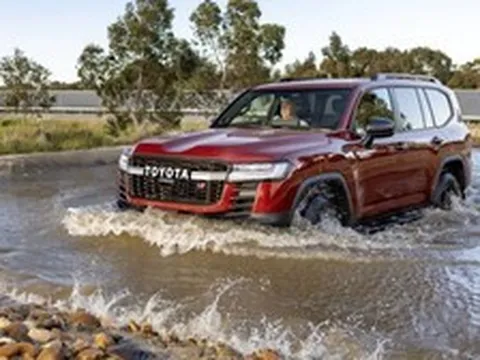 Toyota Land Cruiser mạnh nhất lịch sử có giá tiệm cận Lexus LX 700h