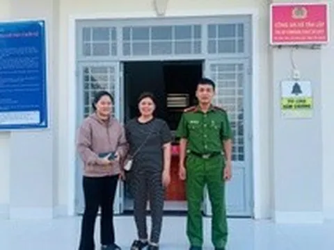 Tài khoản phát sinh giao dịch 250 triệu đồng, người phụ nữ SN 1997 lập tức đưa bà Huỳnh Thị Mười đến công an