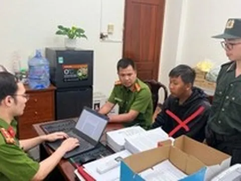Khám xét khẩn cấp, bắt Phạm Văn Khánh SN 1990 và nhiều người khác