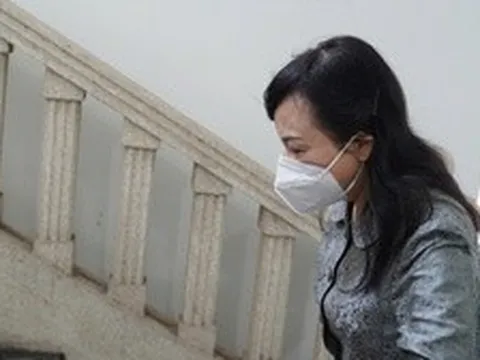 Hình ảnh cựu Bộ trưởng Y tế Nguyễn Thị Kim Tiến hầu toà