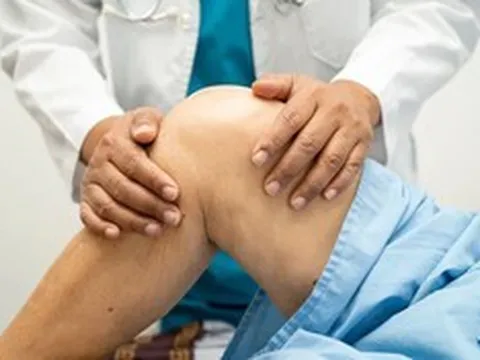 Đình chỉ bác sĩ bỏ mặc bệnh nhân bị nhiễm trùng bàn chân dẫn đến phải cắt cụt chi