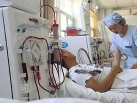 Người đàn ông 50 tuổi suy thận mạn vì thói quen "cực độc" khi pha cà phê