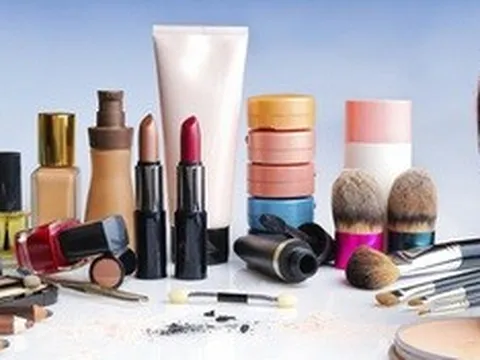 Sai lệch thành phần công bố, hai lô mỹ phẩm bị thu hồi trên toàn quốc