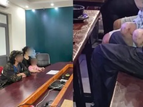 Mẹ của bé gái đưa con đến quán bia tại Hà Nội lý giải thế nào về các vết thâm trên chân, nghi bị bạo hành?