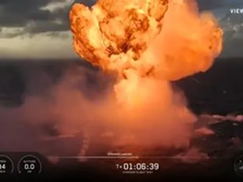 Cận cảnh tàu Starship của SpaceX phát nổ trên Ấn Độ Dương