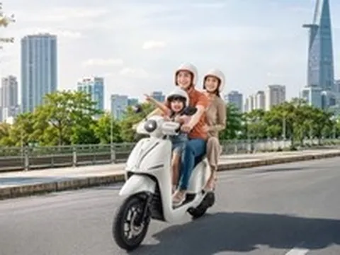 Hãng có xe máy điện “đi xa nhất VN” ra mắt xe mới: Cốp to gấp rưỡi LEAD, chạy 200km/sạc
