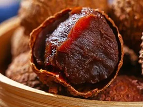 Loại quả Việt vỏ "xù xì", bên trong mọng ngọt, được ví bổ dưỡng chẳng kém nhân sâm, tổ yến