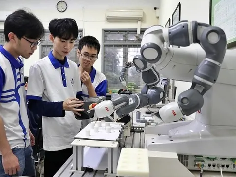 Sinh viên 15 ngành kỹ thuật, công nghệ được cấp học bổng lên tới 5,5 triệu đồng/tháng