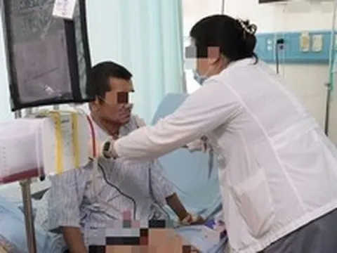 Người đàn ông mắc “vua trong các loại ung thư” nghẹn ngào: Giá như tôi không bỏ qua 2 bất thường khi tắm