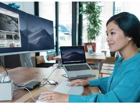 Khoảng cách an toàn từ mắt đến màn hình máy tính giúp dân văn phòng không bị đau cổ vai gáy