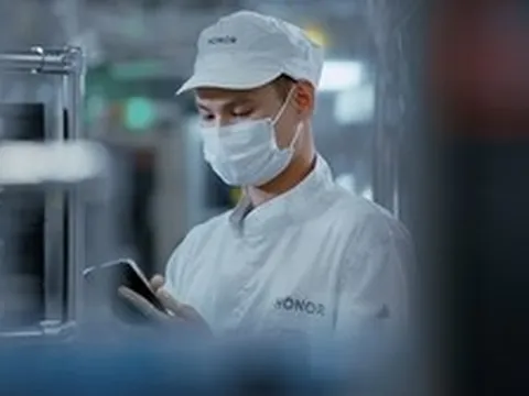 Nhà máy điện thoại 85% robot của HONOR: 28,5 giây “ra lò” một chiếc smartphone, nhưng vì sao HONOR không để robot làm bước cuối cùng?