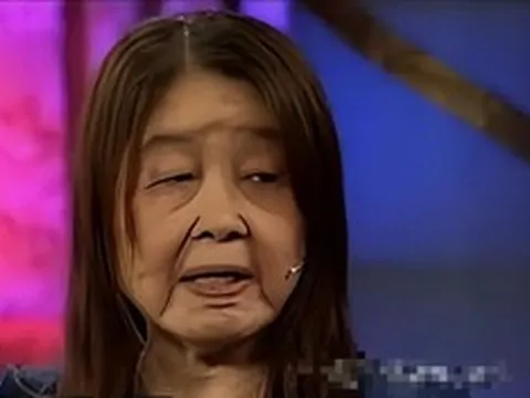 Cô gái 28 tuổi bỗng già đi nhanh chóng, họ hàng tưởng "bà lão 80"