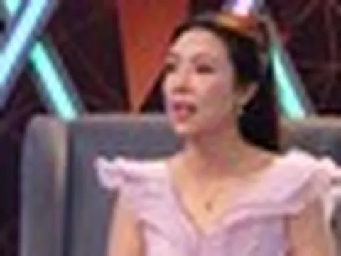 Nữ ca sĩ đi hát quán bar kiếm sống: "Tôi ngỡ ngàng"
