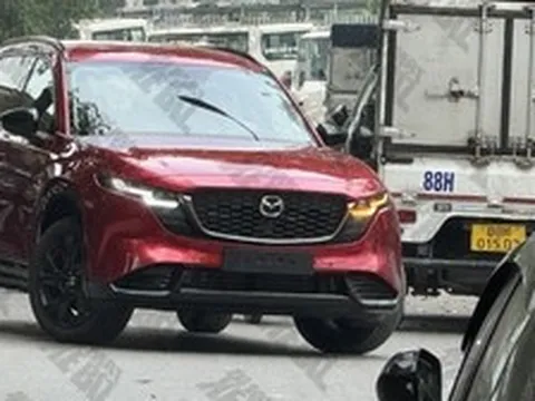 Mazda CX-5 thế hệ mới xuất hiện tại Hà Nội, cho thấy ngày ra mắt không còn xa, thiết kế giống hệt xe nhập Nhật