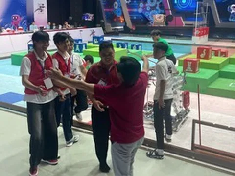 Đội thi từ một trường cao đẳng ở TPHCM lọt vào vòng chung kết Robocon Việt Nam 2026