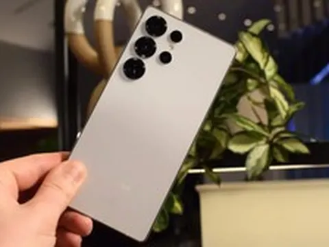 Mẫu điện thoại Samsung ra mắt nhiều năm rồi mà vẫn đáng mua ngang Galaxy S26 Ultra: Giá giảm sâu 10 triệu