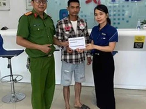 Tài khoản MBBank vừa nhận 35,6 triệu đồng, Công an tìm đến tận nhà người đàn ông SN 1999 để làm việc