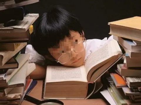 Vì sao học sinh Singapore áp lực thi cử từ cấp tiểu học?