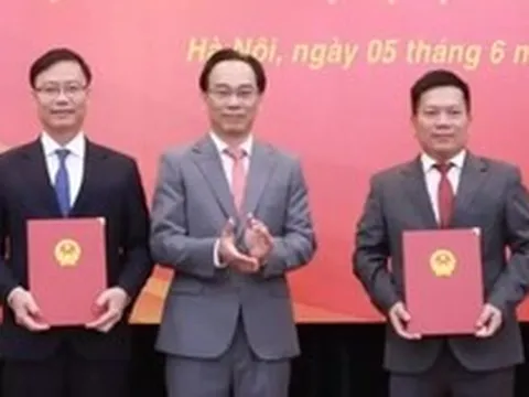 Bộ GD&ĐT bổ nhiệm nhiều giám đốc, hiệu trưởng trường đại học, cao đẳng trực thuộc