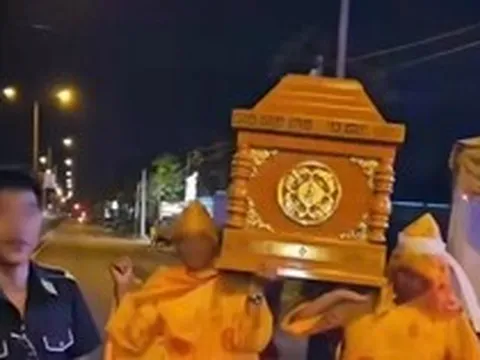 Xác minh vụ khiêng quan tài diễu phố, nhảy múa mừng sinh nhật