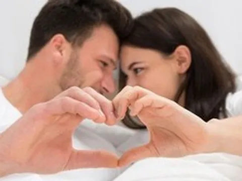 Lấy tuổi nhân 9 để tính tần suất "chuyện ấy" chuẩn -  thực hư thế nào?