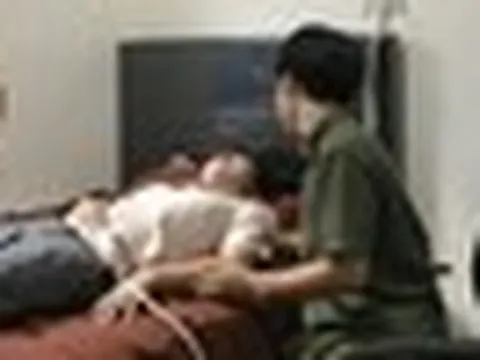Nam sinh 14 tuổi vô tình phát hiện ung thư phổi khi khám dạ dày, bác sĩ tìm ra 1 "bí mật gây sốc" trong gia đình