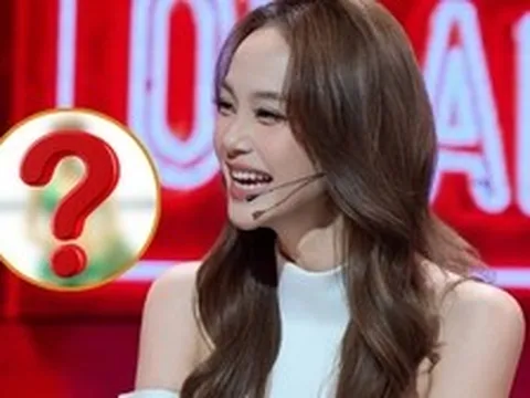 Cảnh khoe thân táo bạo khiến Minh Hằng không dám nhìn lại