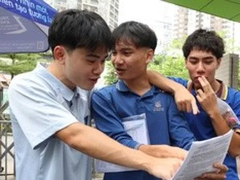 Khép lại kỳ thi tốt nghiệp THPT, thí sinh Hà Nội tự tin khi đề "dễ thở"